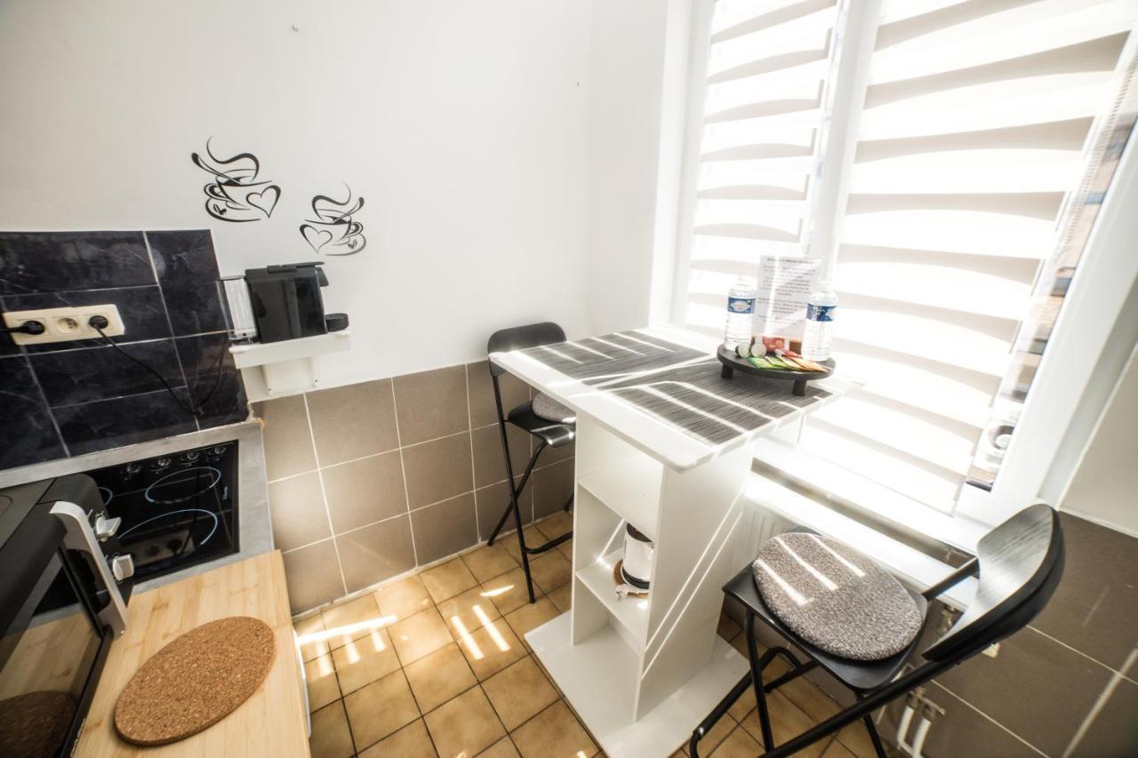 City Centre Hidden Gem! Apartment For Up To 3 People Брюссель Экстерьер фото