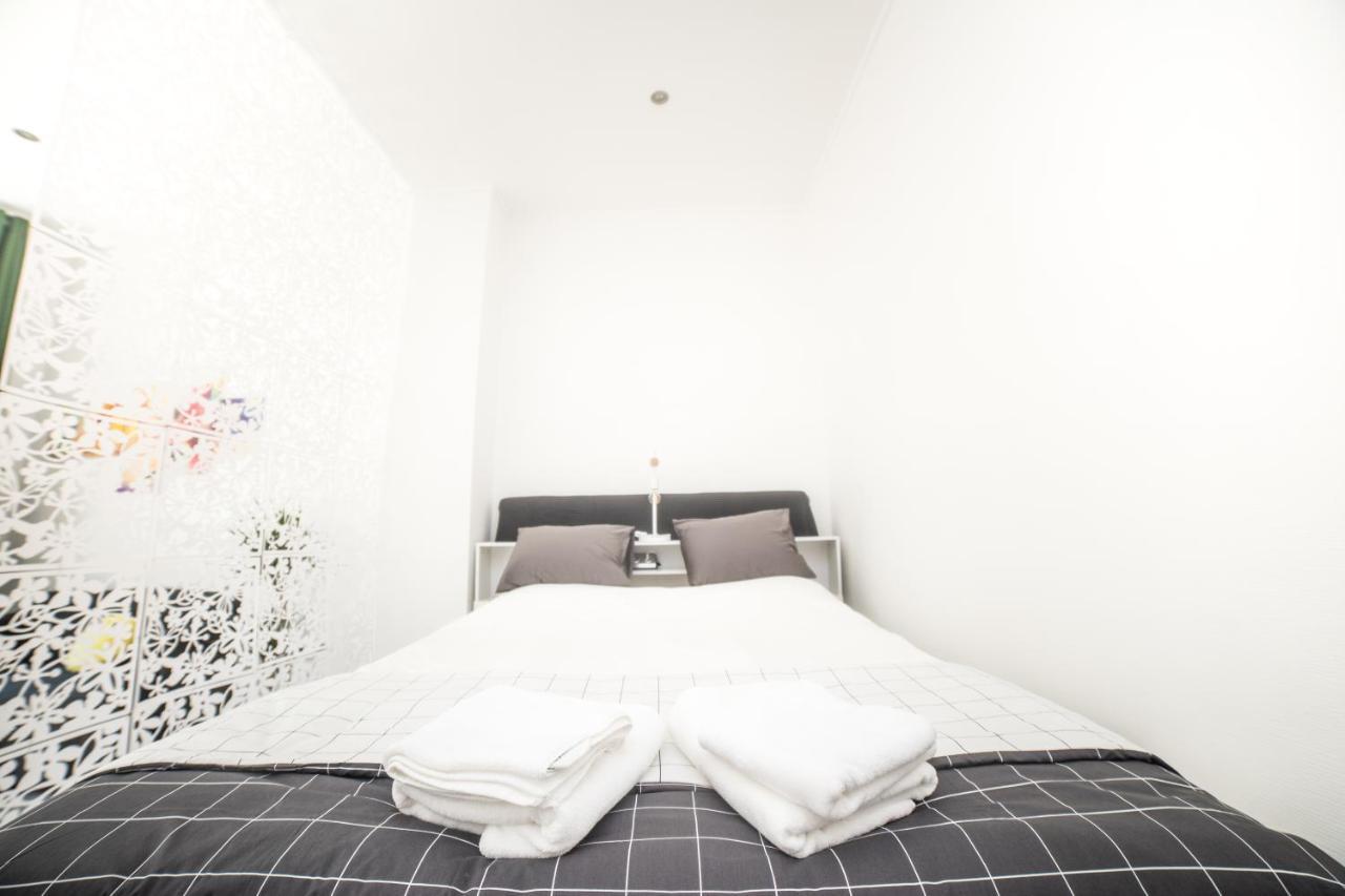 City Centre Hidden Gem! Apartment For Up To 3 People Брюссель Экстерьер фото