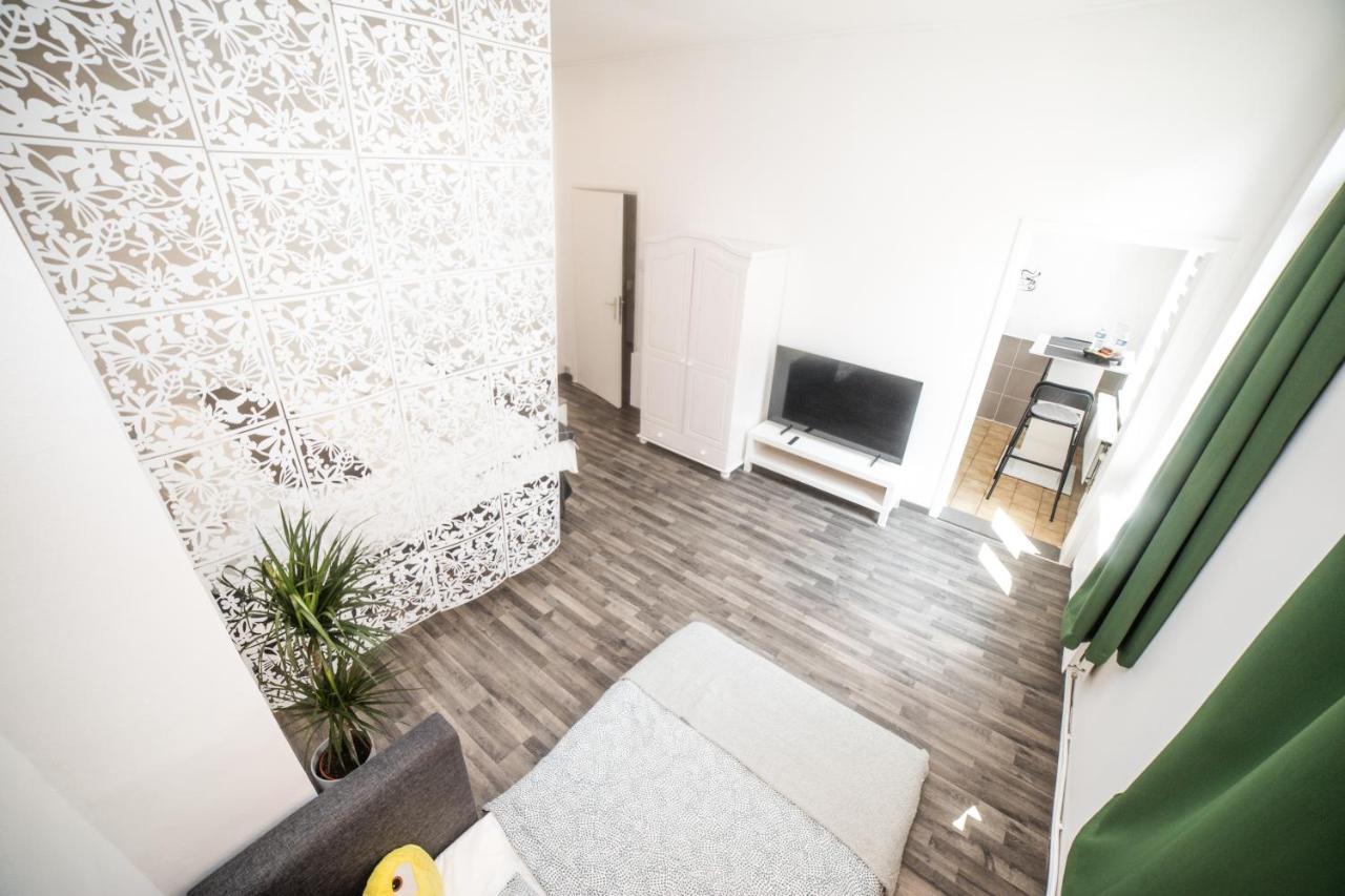 City Centre Hidden Gem! Apartment For Up To 3 People Брюссель Экстерьер фото